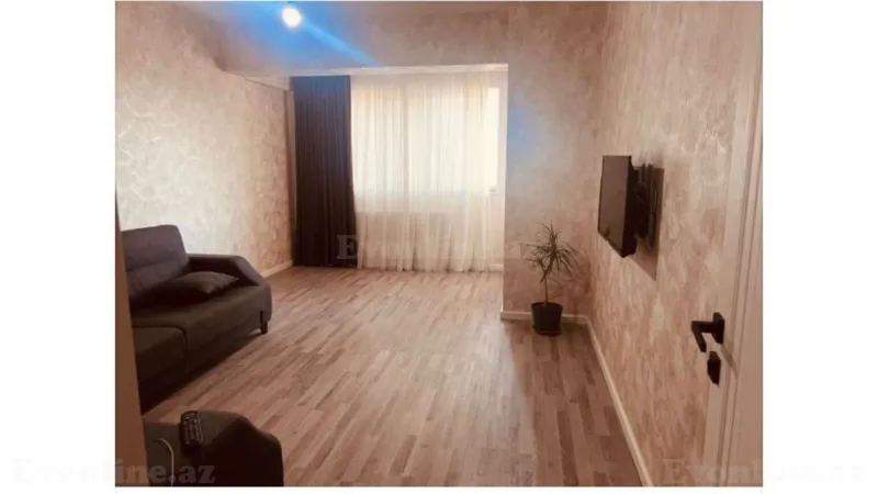 Bakı, Nizami r., Xalqlar Dostluğu m.da 3 otaqlı mənzil kirayə verilir