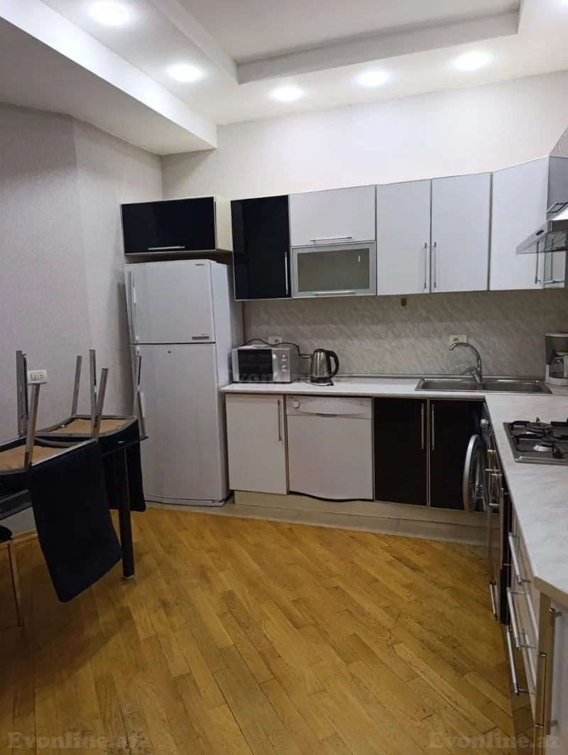 Kirayə verilir 3 otaqlı Mənzil Yeni tikili 150 m² 28 May m. - şəkil 5