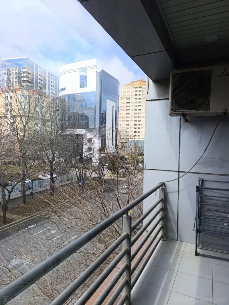 Kirayə verilir 3 otaqlı Mənzil Yeni tikili 150 m² 28 May m. - şəkil 13