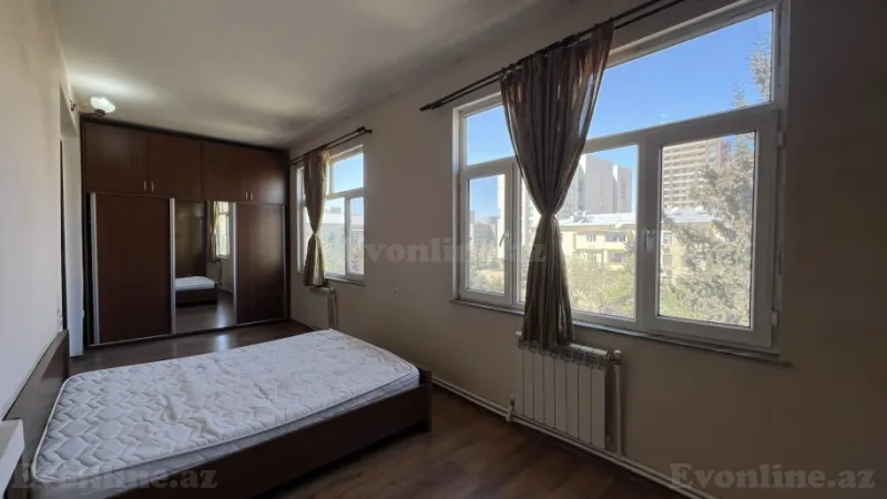 Satılır 3 otaqlı Mənzil Köhnə tikili 110 m² Xətai m. - şəkil 6