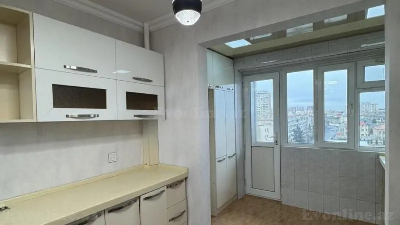 Satılır 2 otaqlı Mənzil Köhnə tikili 60 m² Xalqlar Dostluğu m. - şəkil 6