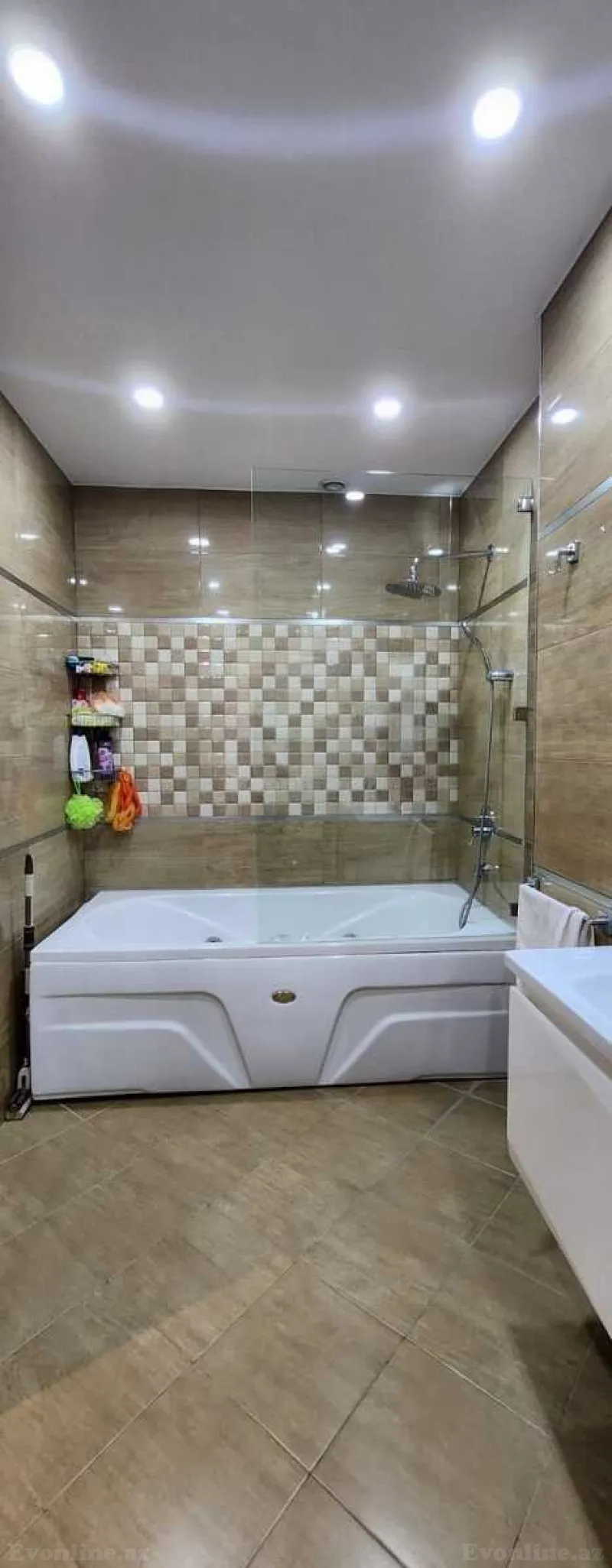 Kirayə verilir 3 otaqlı Mənzil Yeni tikili 165 m² İçərişəhər m. - şəkil 18