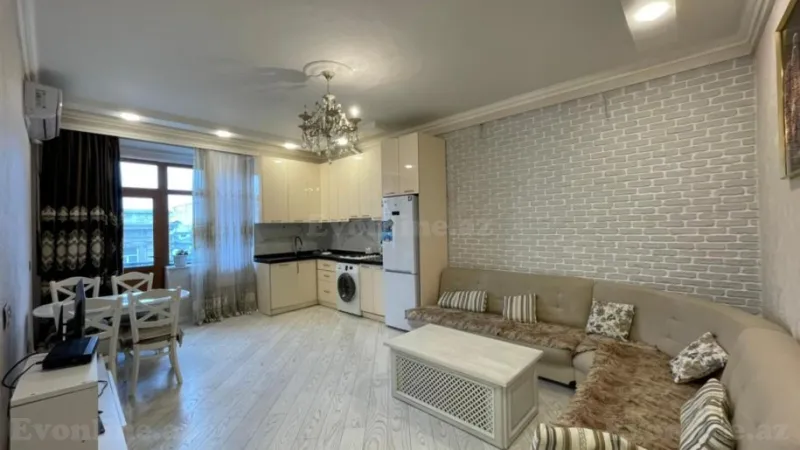 Satılır 2 otaqlı Mənzil Köhnə tikili 53 m² Sahil m.