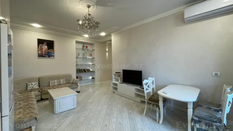 Satılır 2 otaqlı Mənzil Köhnə tikili 53 m² Sahil m. - şəkil 2