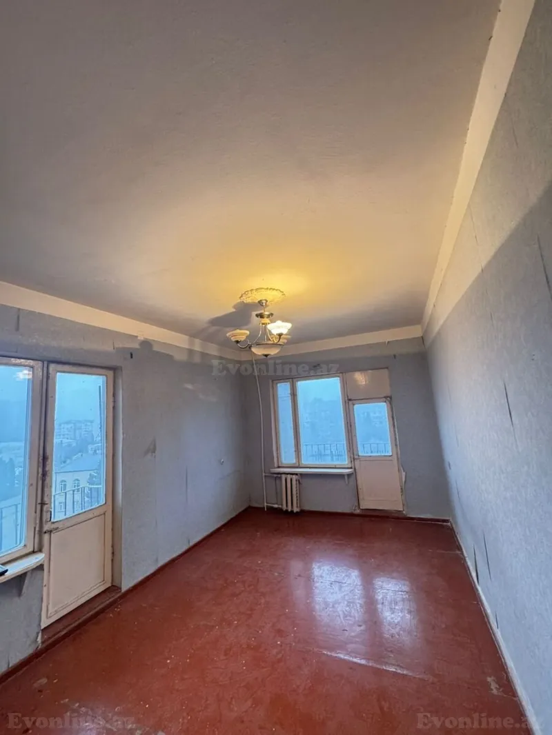 Satılır 1 otaqlı Mənzil Köhnə tikili 45 m² 8-ci mikrorayon