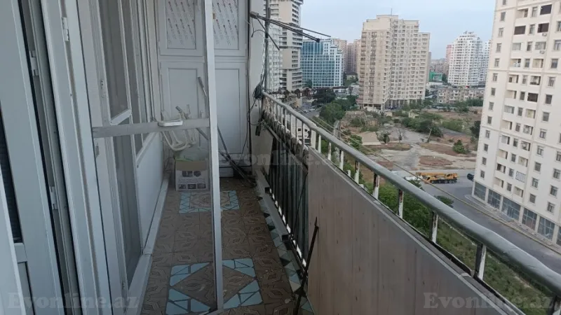 Satılır 6 otaqlı Mənzil Köhnə tikili 240 m² Yasamal - şəkil 4