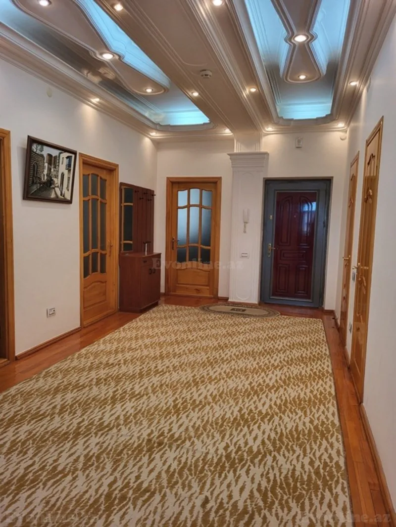 Kirayə verilir 4 otaqlı Mənzil Yeni tikili 180 m² 28 May m.