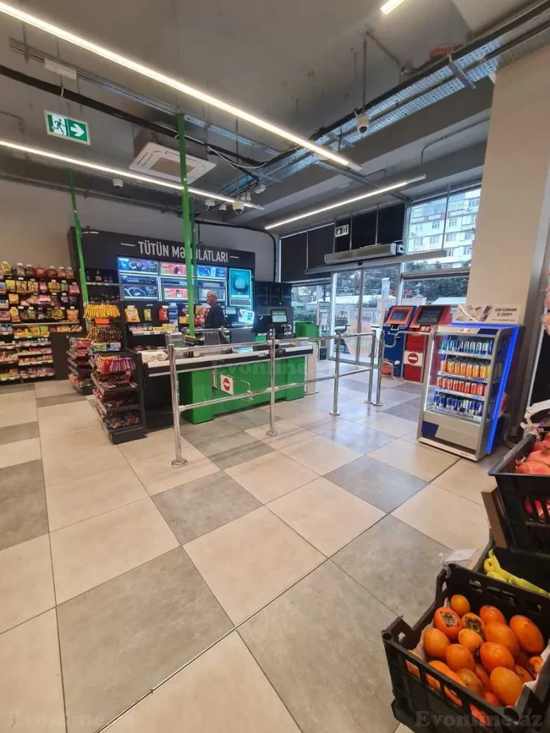 Bakı, Binəqədi r., Memar Əcəmi m., 9-cu mikrorayonda obyekt satılır