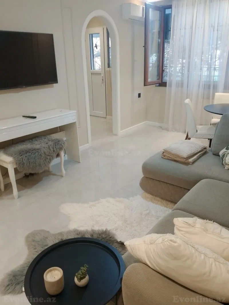 Kirayə verilir 2 otaqlı Mənzil Köhnə tikili 55 m² 4-cü mikrorayon - şəkil 2