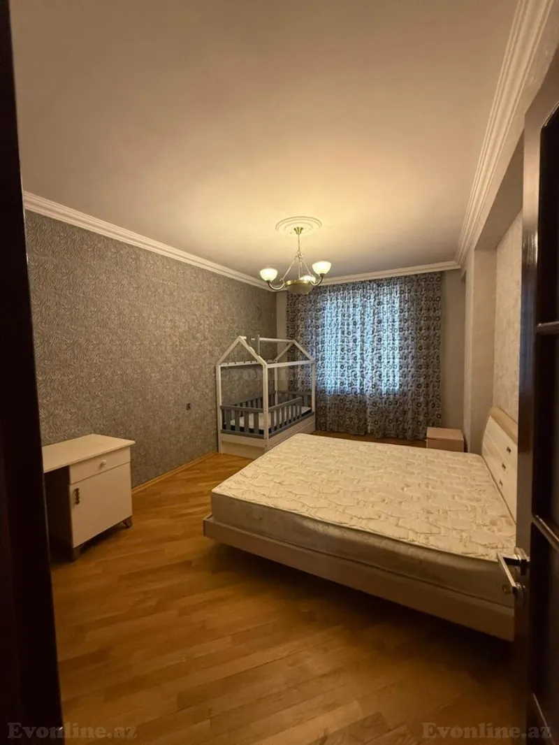 Kirayə verilir 3 otaqlı Mənzil Yeni tikili 140 m² Neftçilər m.