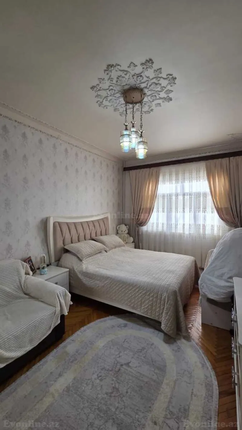 Satılır 4 otaqlı Mənzil Köhnə tikili 110 m² Yeni Yasamal - şəkil 4