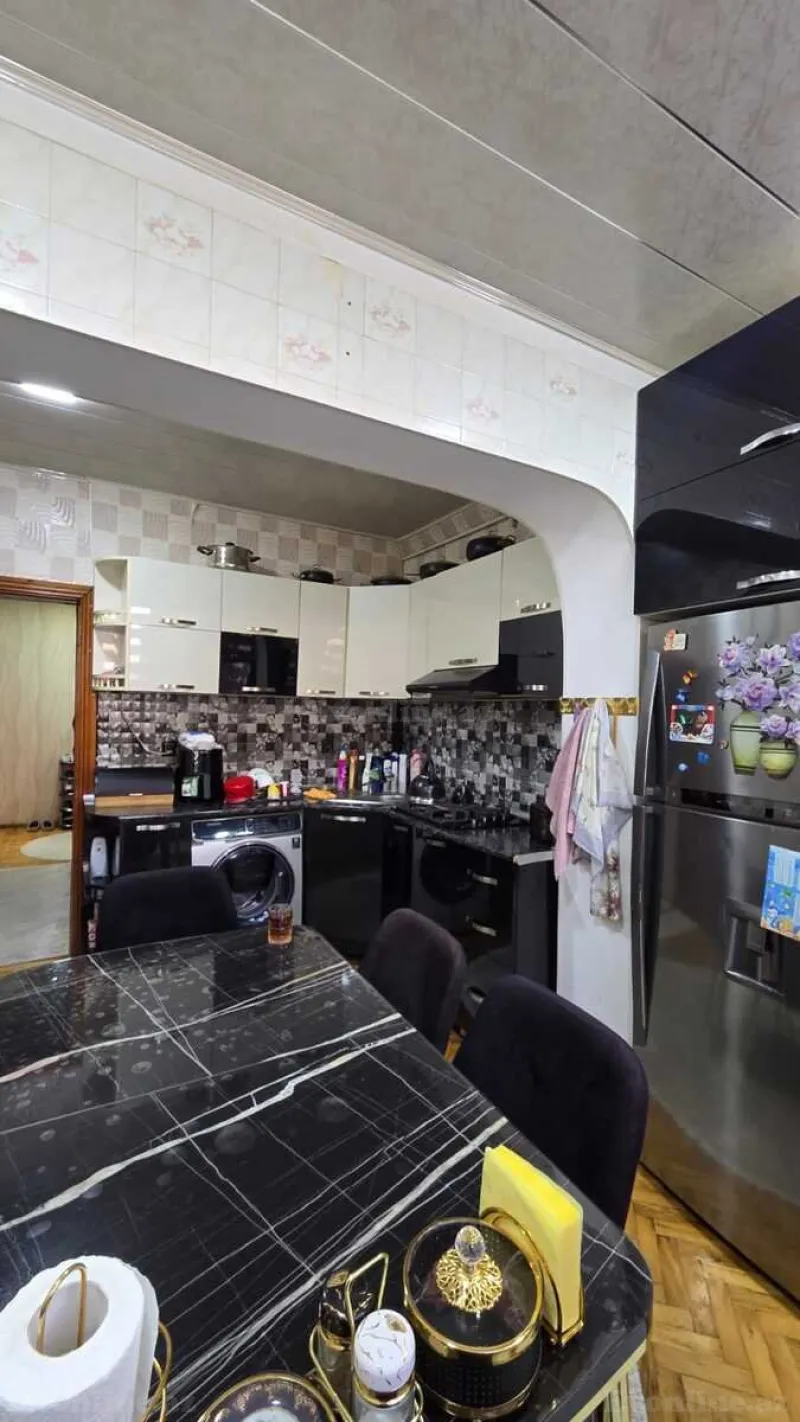 Satılır 4 otaqlı Mənzil Köhnə tikili 110 m² Yeni Yasamal - şəkil 9