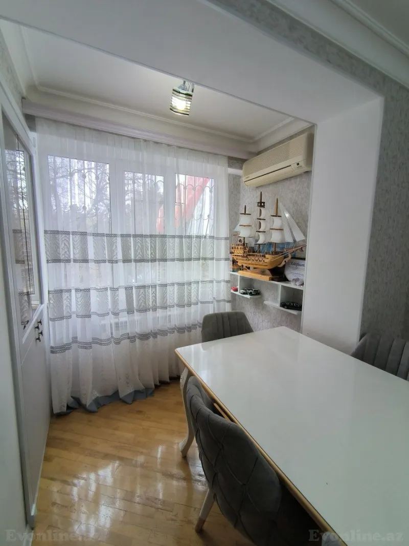 Satılır 3 otaqlı Mənzil Köhnə tikili 70 m² Neftçilər m. - şəkil 2