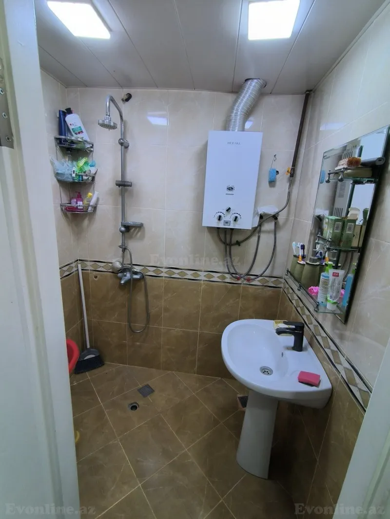 Satılır 3 otaqlı Mənzil Köhnə tikili 70 m² Neftçilər m. - şəkil 10