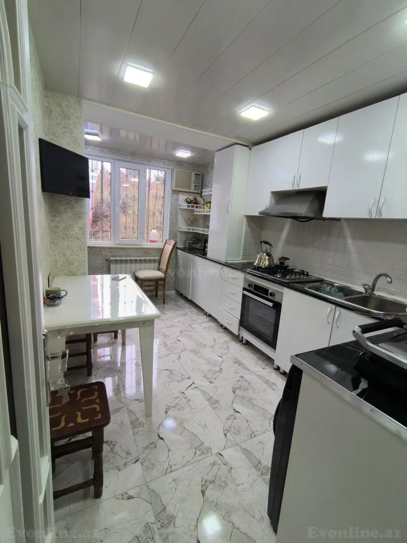 Satılır 3 otaqlı Mənzil Köhnə tikili 70 m² Neftçilər m. - şəkil 13