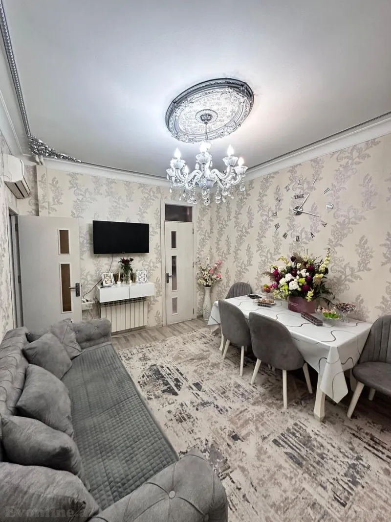 Bakı, Nəsimi r., Memar Əcəmi m., 3-cü mikrorayonda 3 otaqlı mənzil satılır