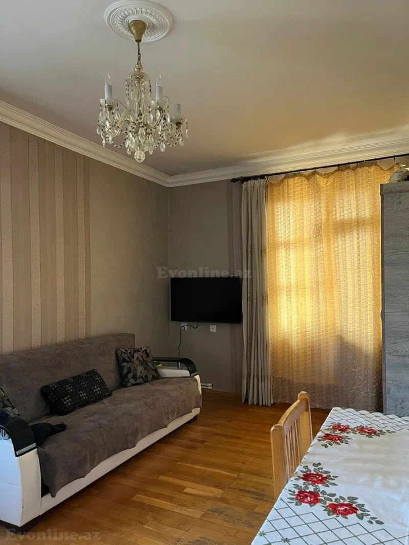 Satılır 2 otaqlı Mənzil Köhnə tikili 65 m² Əhmədli