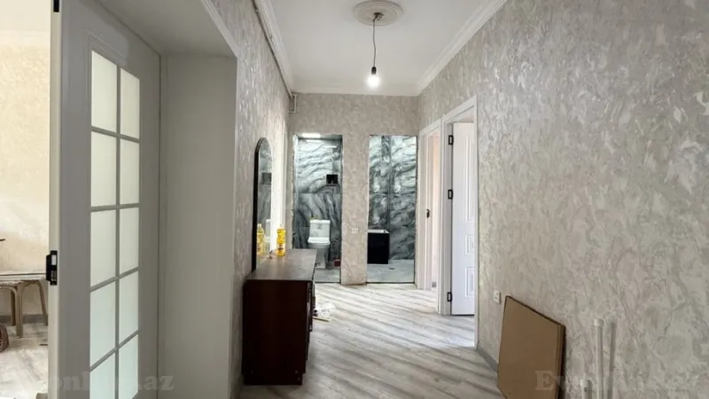 Satılır 3 otaqlı Mənzil Köhnə tikili 85 m² Elmlər Akademiyası m.
