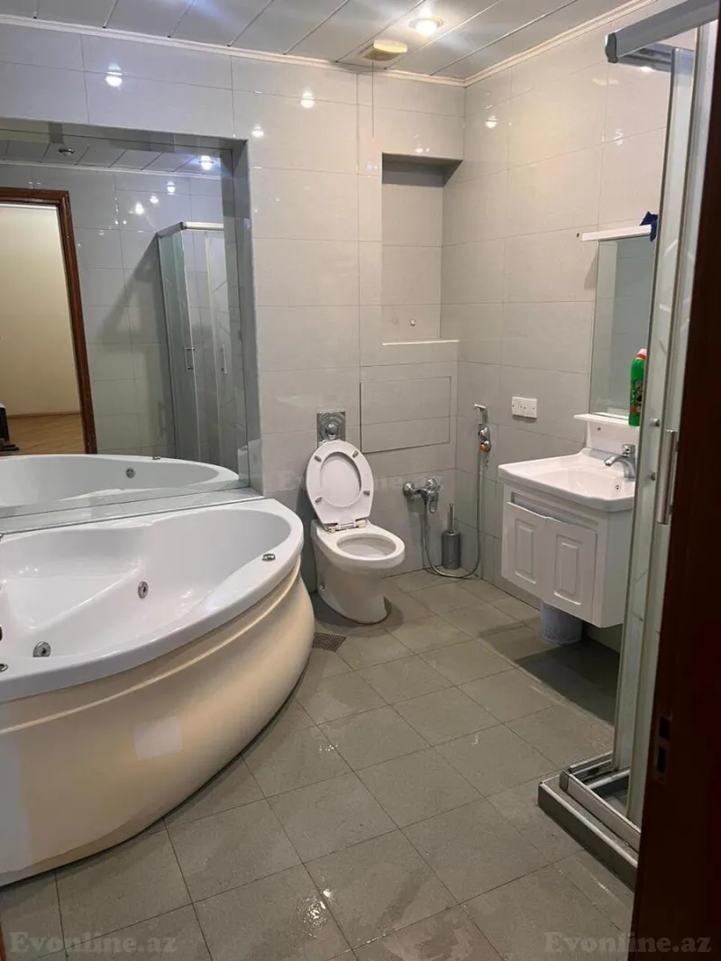 Kirayə verilir 3 otaqlı Mənzil Köhnə tikili 75 m² Sahil m. - şəkil 9