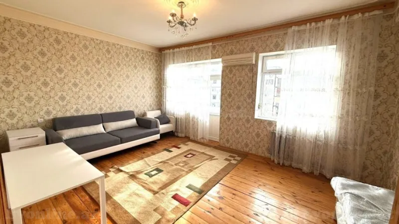 Kirayə verilir 3 otaqlı Mənzil Köhnə tikili 95 m² Həzi Aslanov m.