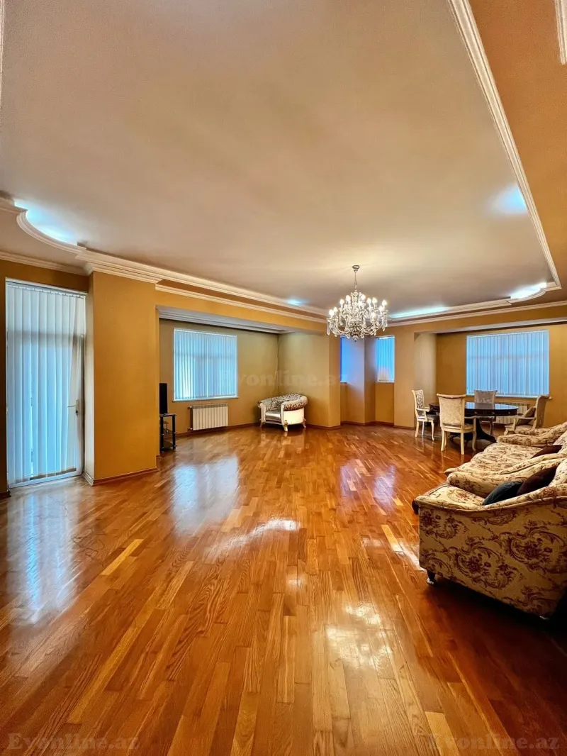 Satılır 3 otaqlı Mənzil Yeni tikili 165 m² 28 May m.