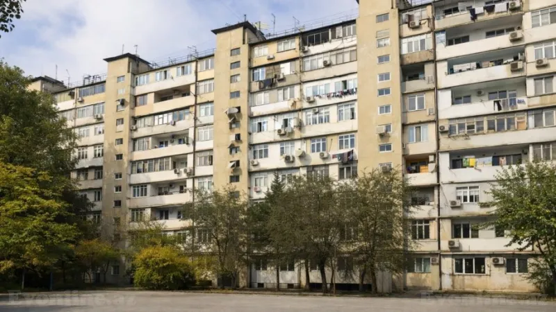 Satılır 4 otaqlı Mənzil Köhnə tikili 100 m² Neftçilər m.