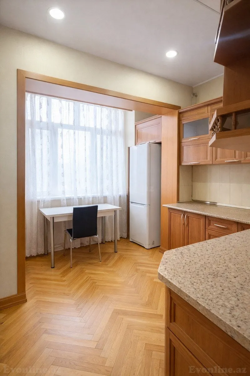 Satılır 4 otaqlı Mənzil Köhnə tikili 100 m² Neftçilər m. - şəkil 7