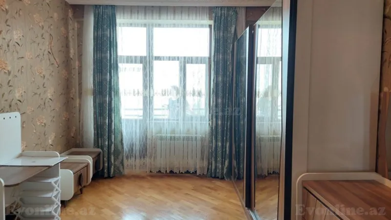 Kirayə verilir 3 otaqlı Mənzil Yeni tikili 130 m² Nizami m. - şəkil 2