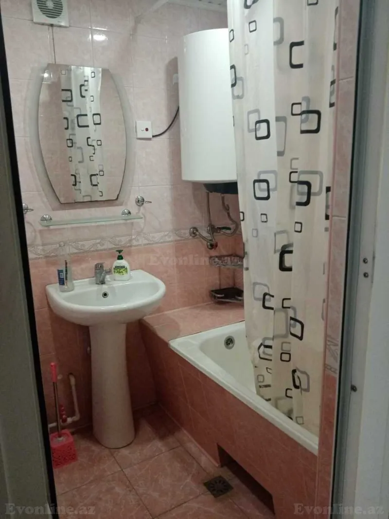 Satılır 3 otaqlı Mənzil Köhnə tikili 70 m² İnşaatçılar m. - şəkil 4