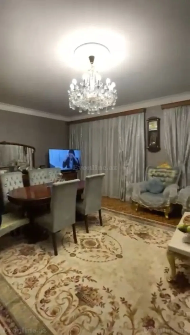 Satılır 5 otaqlı Mənzil Köhnə tikili 110 m² 8-ci mikrorayon - şəkil 2