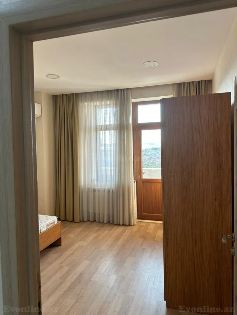 Kirayə verilir 3 otaqlı Mənzil Yeni tikili 110 m² Gənclik m. - şəkil 4