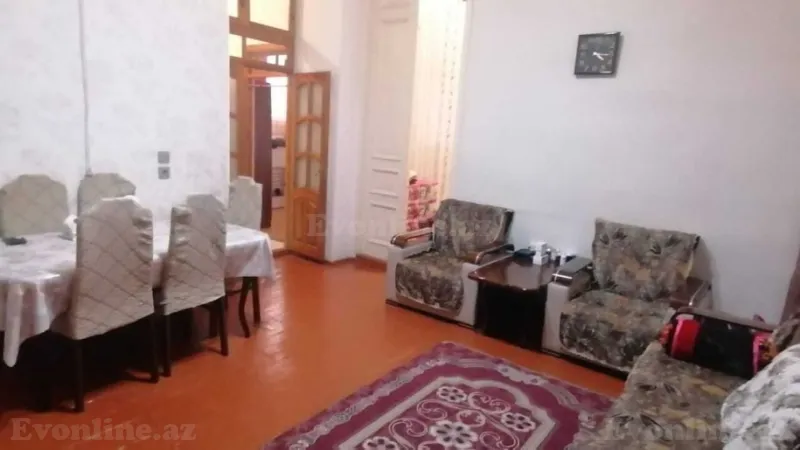 Bakı, Sabunçu r.da 4 otaqlı mənzil satılır