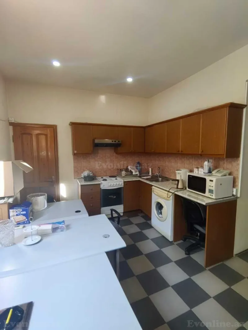 Satılır 3 otaqlı Mənzil Köhnə tikili 102 m² Sahil m. - şəkil 2