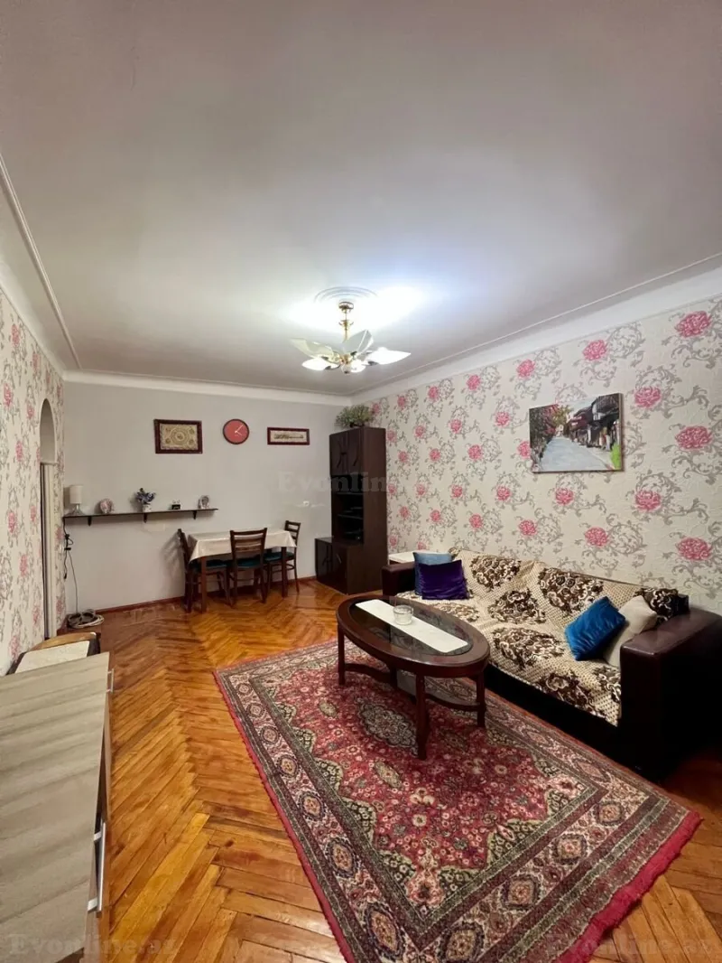 Bakı, Yasamal r., İnşaatçılar m.da 1 otaqlı mənzil kirayə verilir