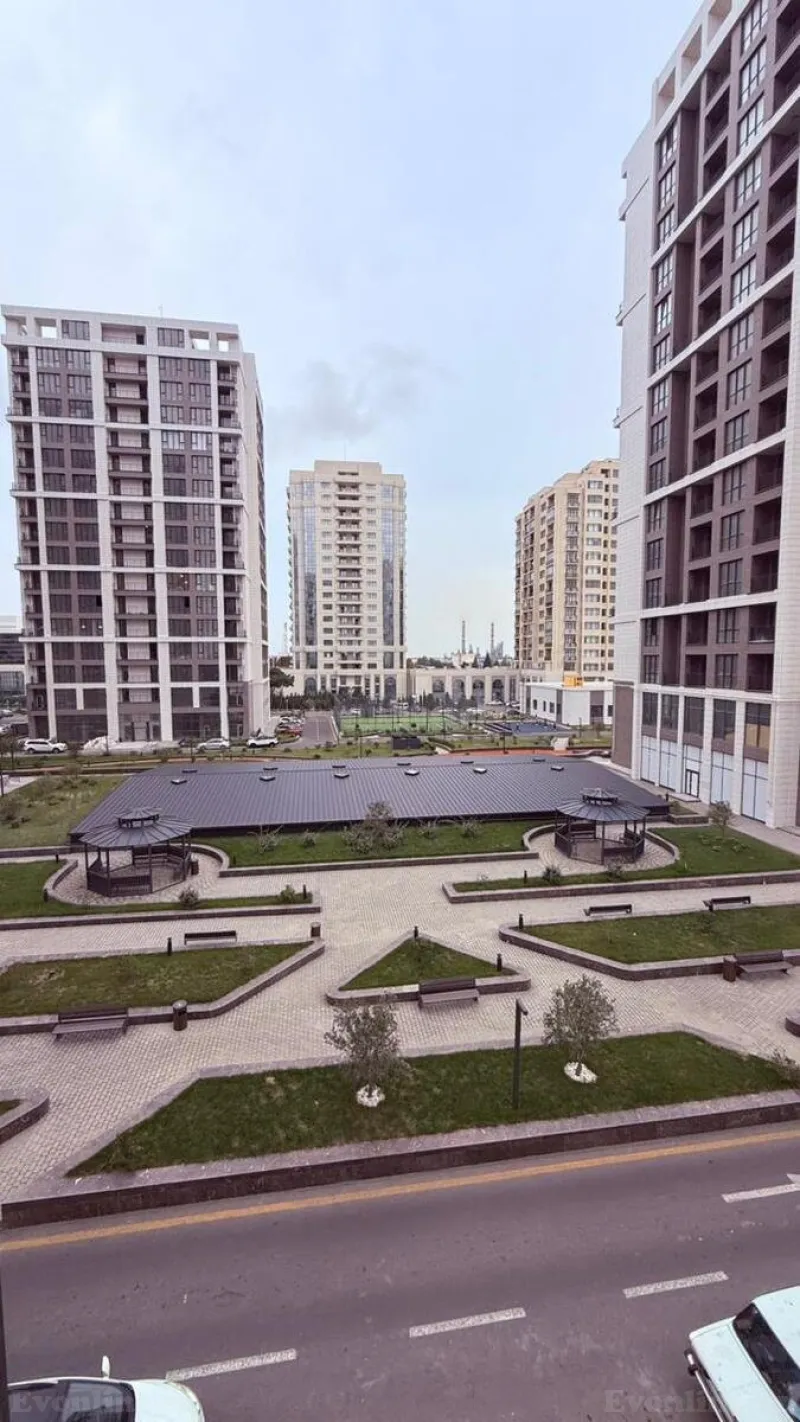 Bakı, Nərimanov r., Koroğlu m.da 3 otaqlı mənzil satılır