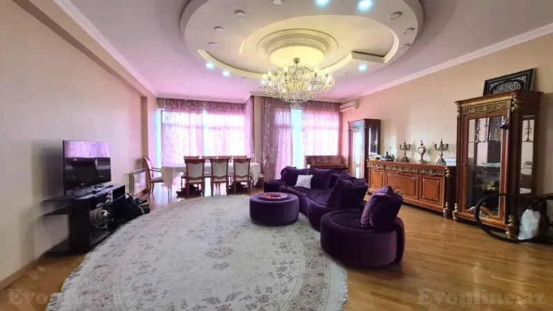 Satılır 3 otaqlı Mənzil Yeni tikili 145 m² 28 May m.