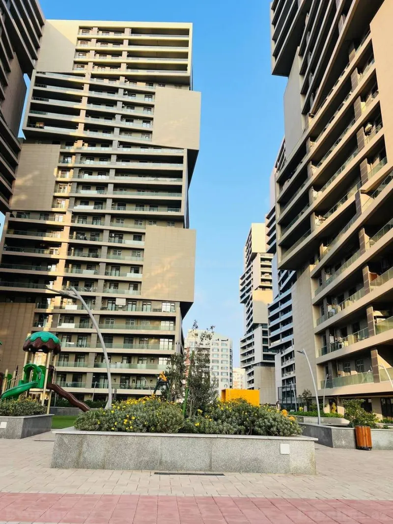 Kirayə verilir 3 otaqlı Mənzil Yeni tikili 148 m² 8 Noyabr m.