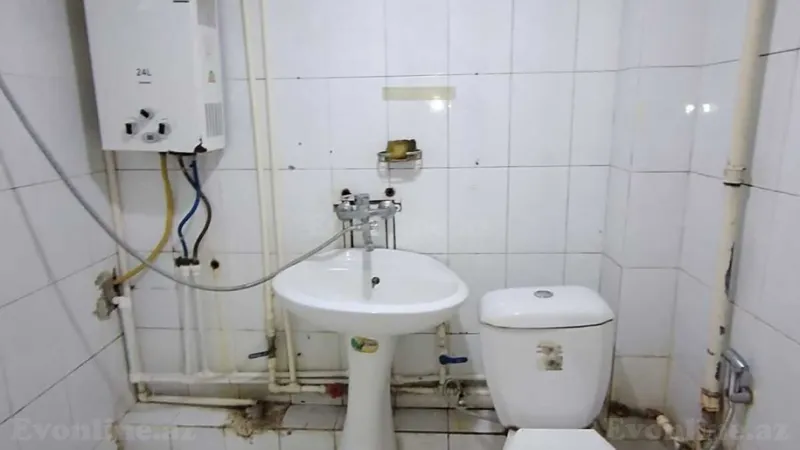 Satılır 2 otaqlı Mənzil Köhnə tikili 60 m² Qara Qarayev m. - şəkil 4