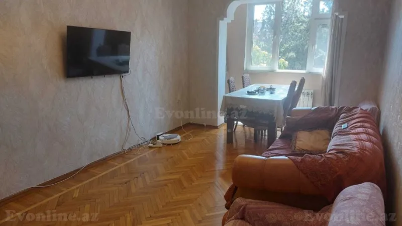 Satılır 3 otaqlı Mənzil Köhnə tikili 85 m² Memar Əcəmi m.