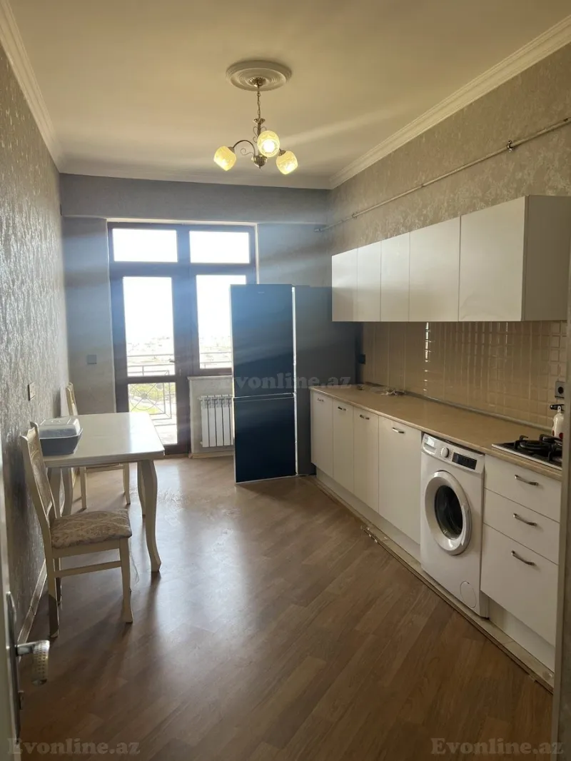 Kirayə verilir 3 otaqlı Mənzil Yeni tikili 130 m² Bayıl