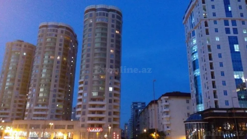 Kirayə verilir 3 otaqlı Mənzil Yeni tikili 170 m² Nizami m.