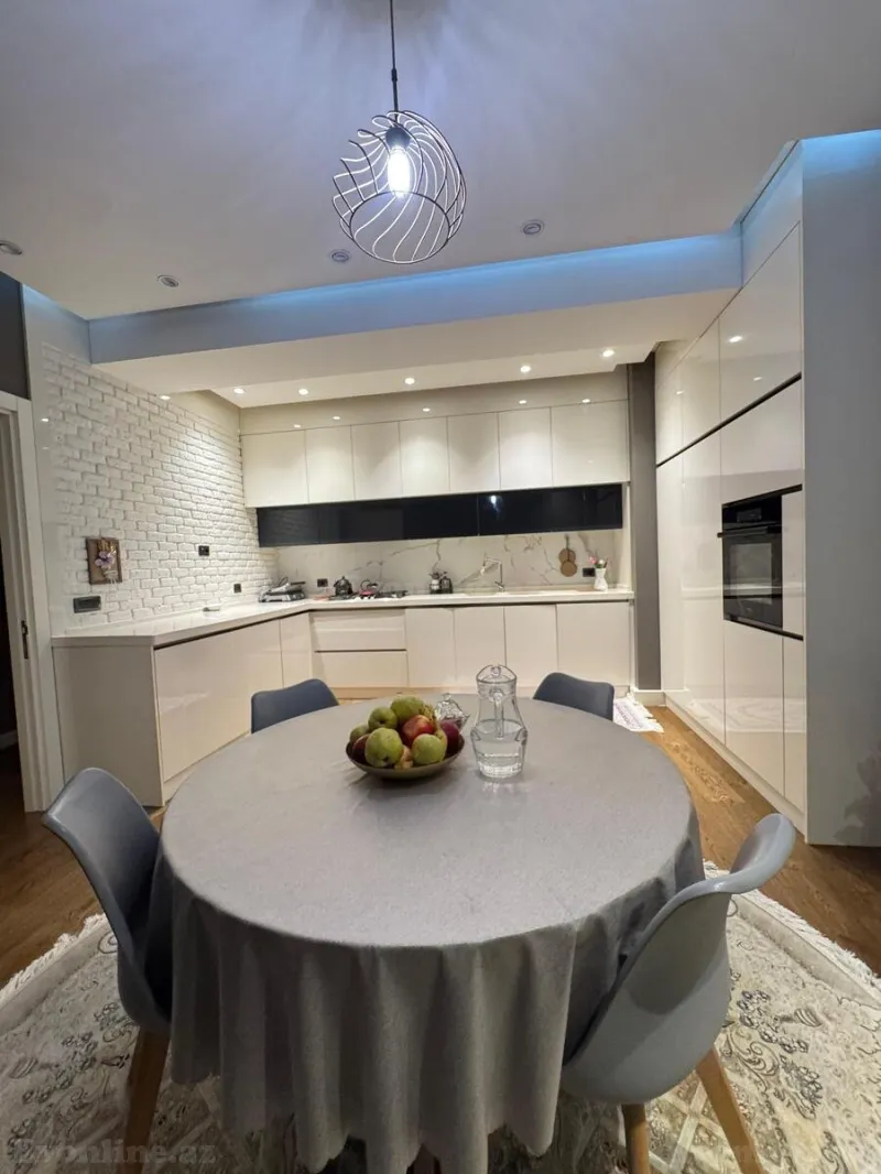 Satılır 3 otaqlı Mənzil Yeni tikili 138 m² İnşaatçılar m. - şəkil 3