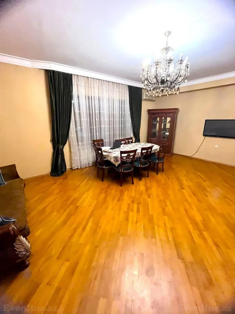 Satılır 4 otaqlı Mənzil Yeni tikili 210 m² 28 May m.