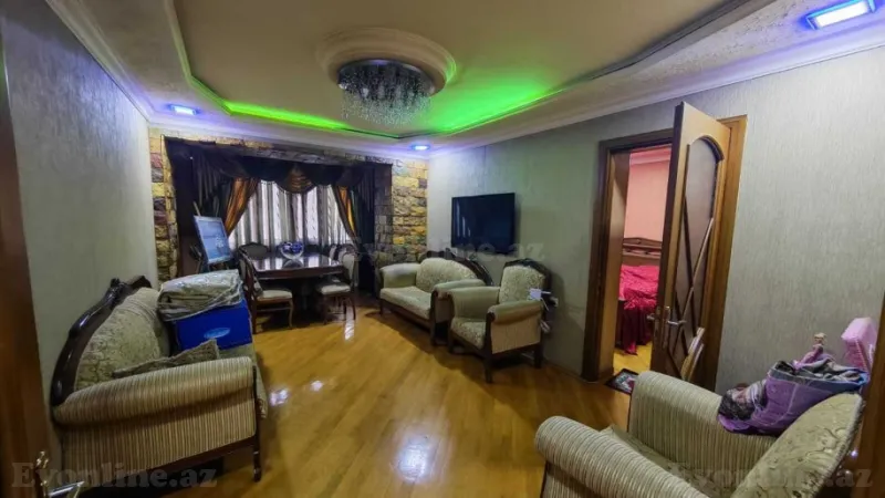 Satılır 3 otaqlı Mənzil Köhnə tikili 70 m² Gənclik m.