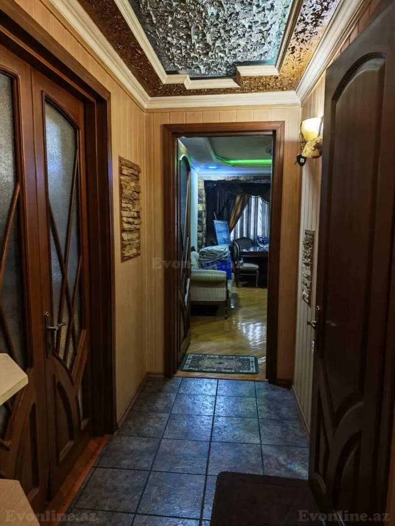 Satılır 3 otaqlı Mənzil Köhnə tikili 70 m² Gənclik m. - şəkil 2