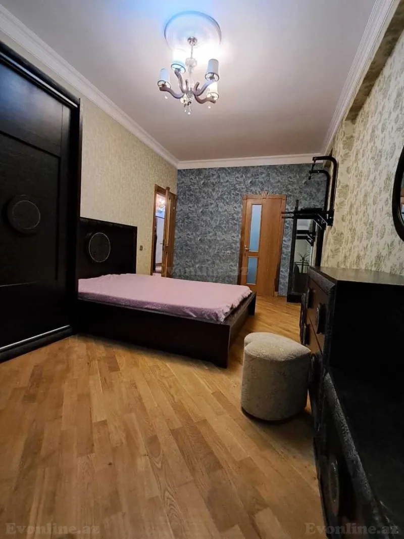 Satılır 3 otaqlı Mənzil Yeni tikili 130 m² 8 Noyabr m. - şəkil 3