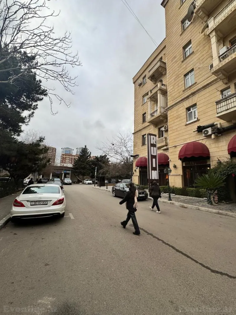 Satılır 2 otaqlı Mənzil Köhnə tikili 45 m² 28 May m.