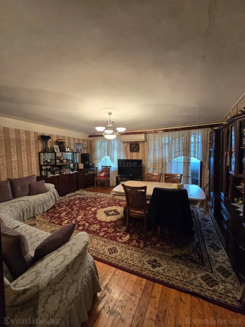 Satılır 4 otaqlı Mənzil Köhnə tikili 85 m² Həzi Aslanov m.