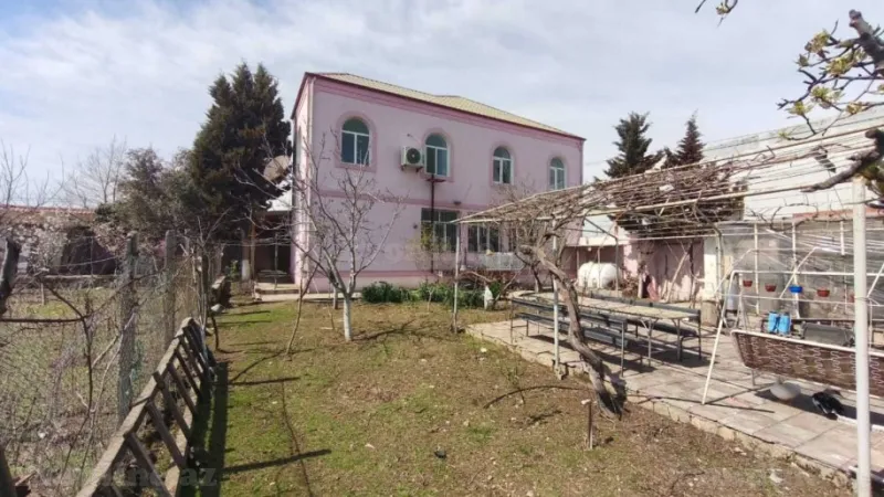 5 otaqlı Həyət evi 280 m² Novxanı Satılır