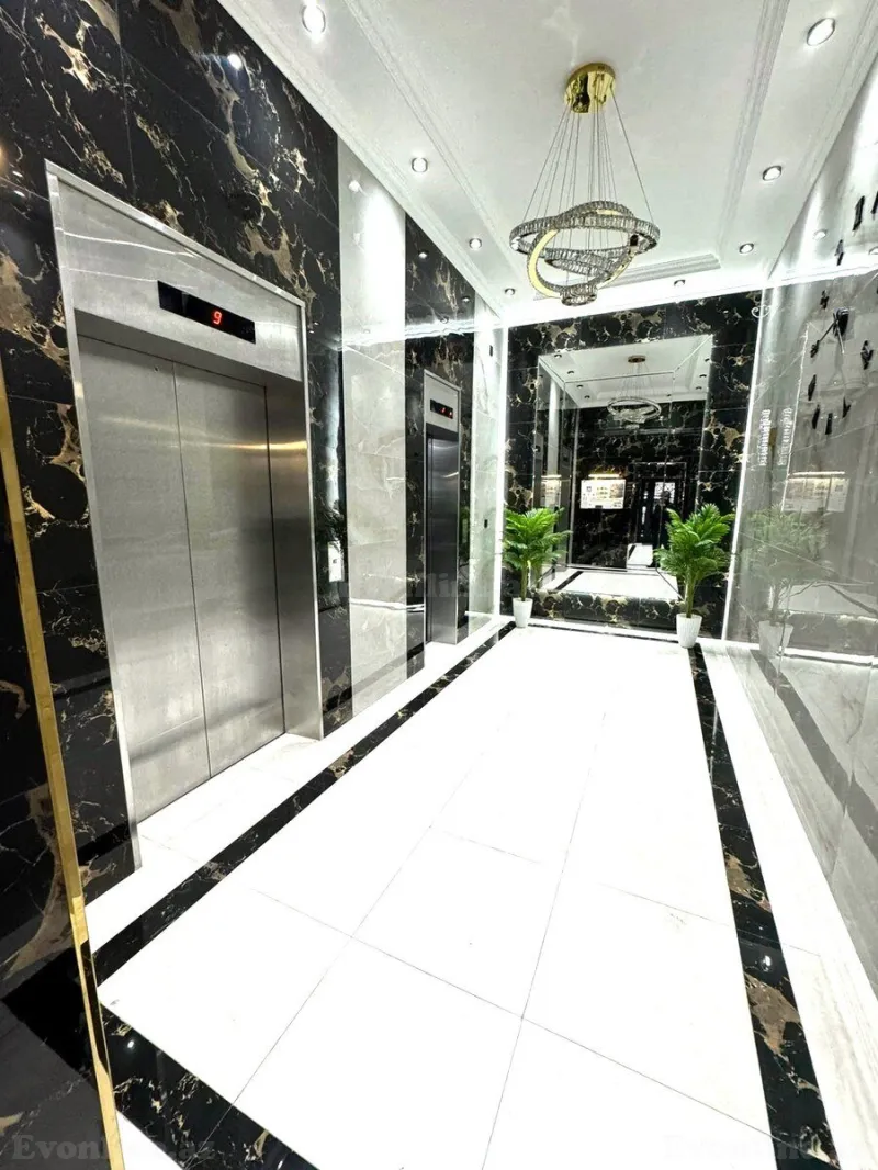 Satılır 4 otaqlı Mənzil Yeni tikili 190 m² Elmlər Akademiyası m. - şəkil 20